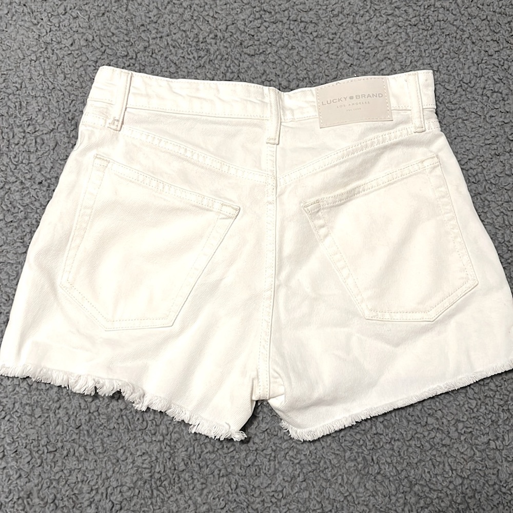 White Lucky Brand shorts - Picture 3 of 3